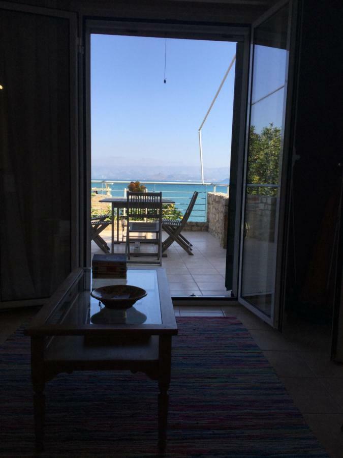 Seafront Apartment Ιι In Kiveri, Near Nafplion. Luaran gambar
